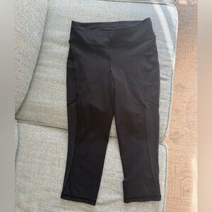 Lululemon cropped black leggings with flaw